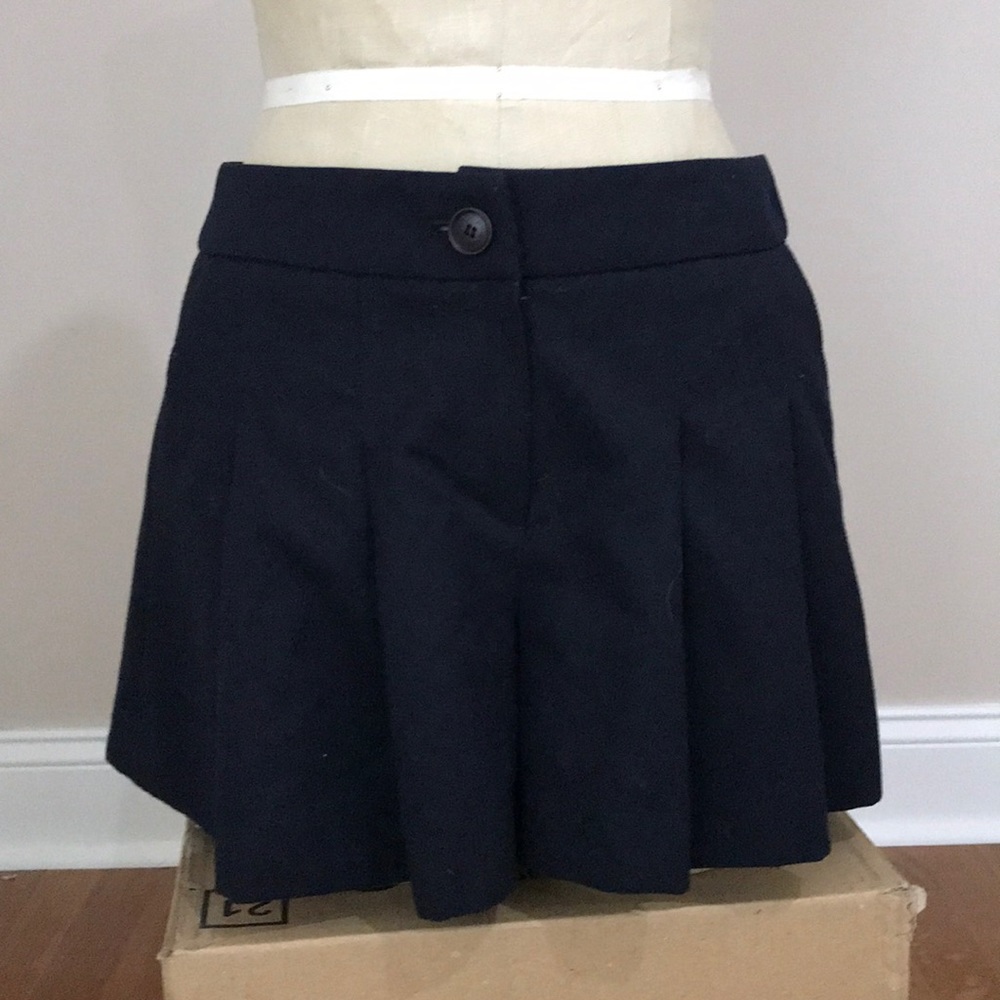 Navy pleated dress shorts